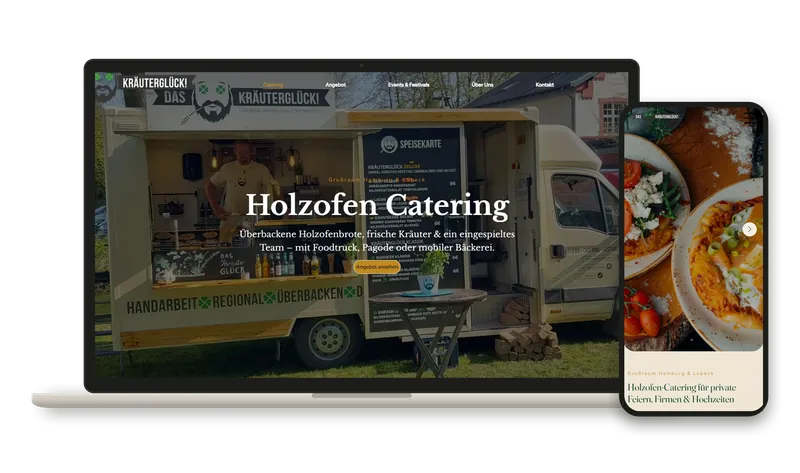 Die Website von Das Kräuterglück auf einem Laptop und auf dem Smartphone: der Foodtruck mit Speisekarte, darüber die Überschrift „Holzofen Catering“; auf dem Smartphone Holzofenbrote mit Tomaten und Lauchzwiebeln.